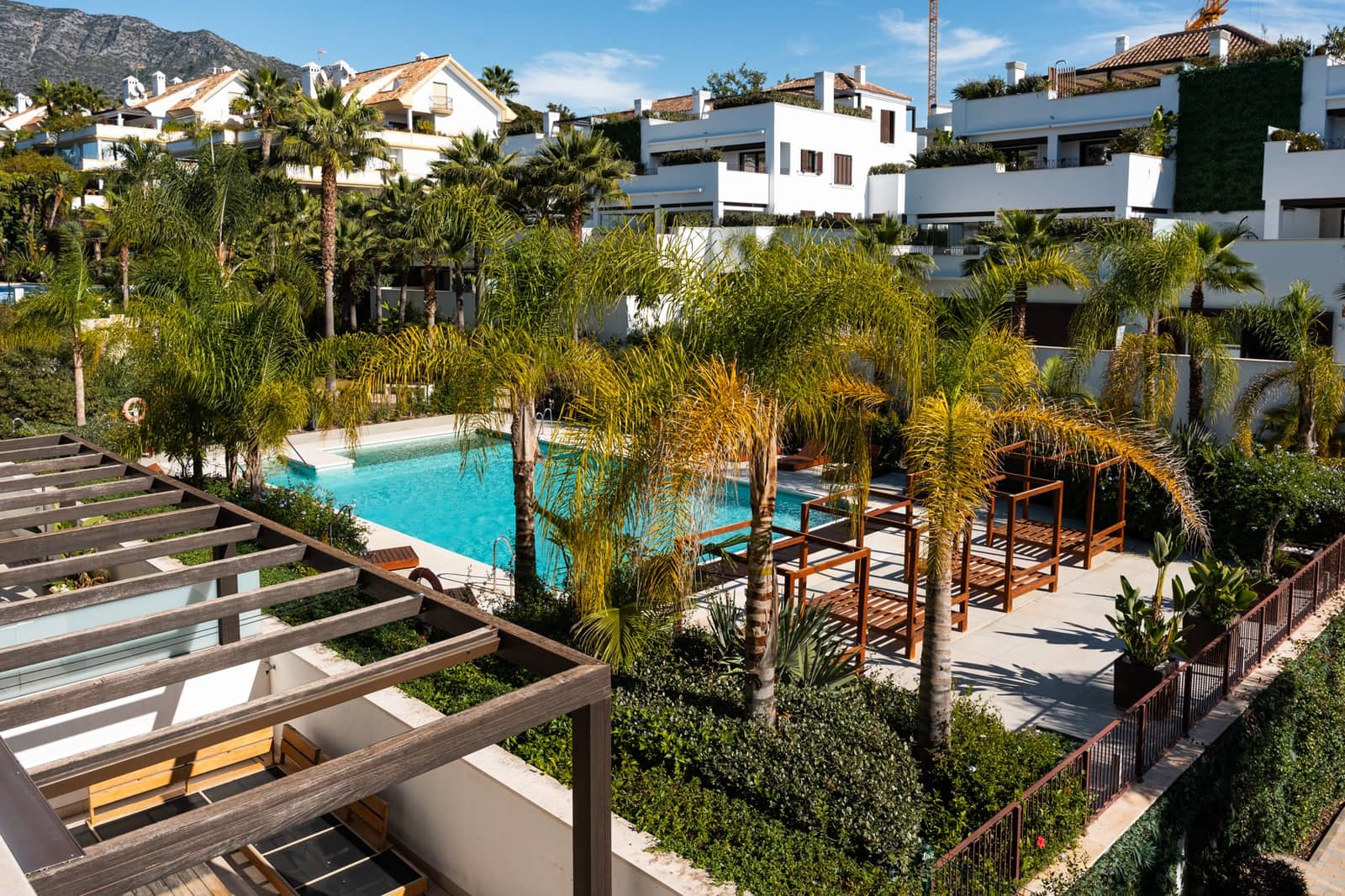 2 bedroom Apartment for rent in Marbella with pool garage - € 6,000 (Ref: 9450888)