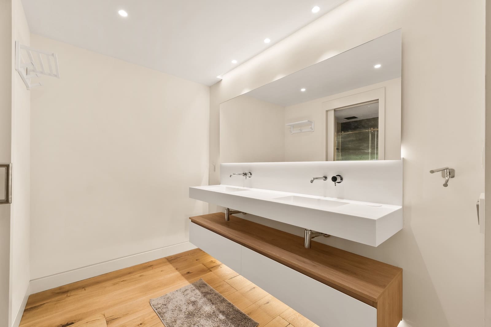 2 bedroom Apartment for rent in Marbella with pool garage - € 6,000 (Ref: 9450888)