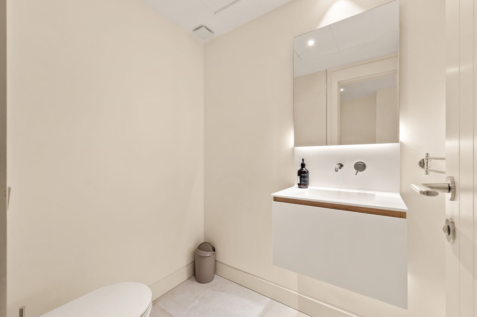 2 bedroom Apartment for rent in Marbella with pool garage - € 6,000 (Ref: 9450888)