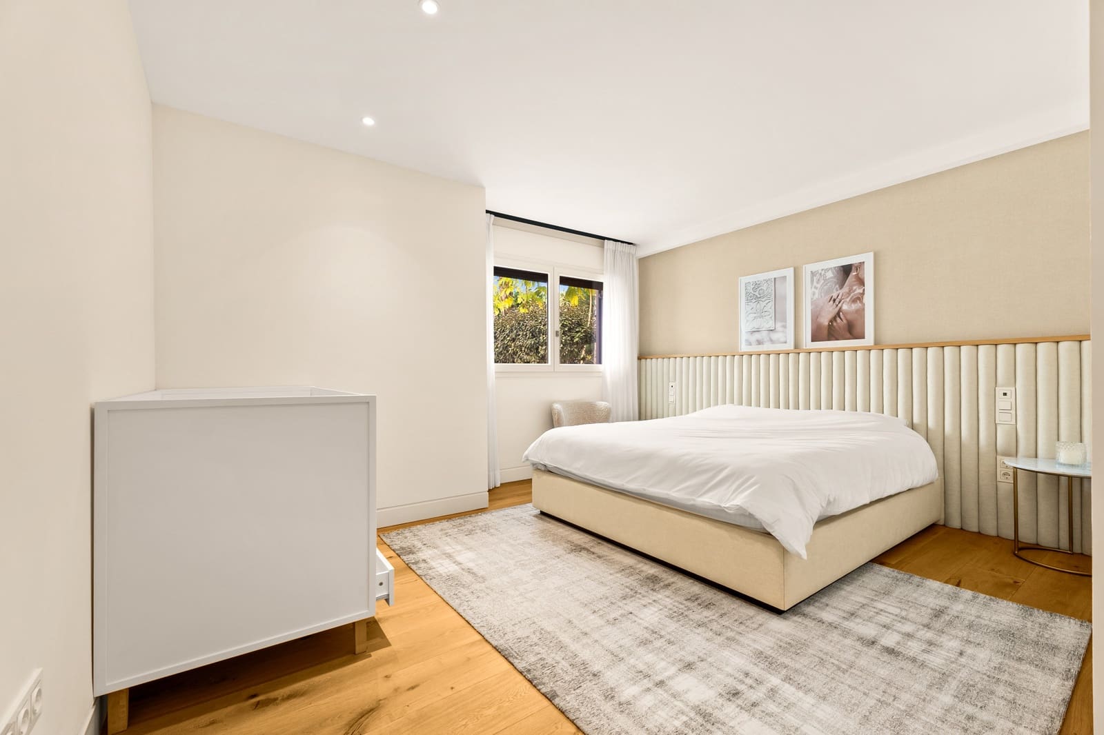 2 bedroom Apartment for rent in Marbella with pool garage - € 6,000 (Ref: 9450888)