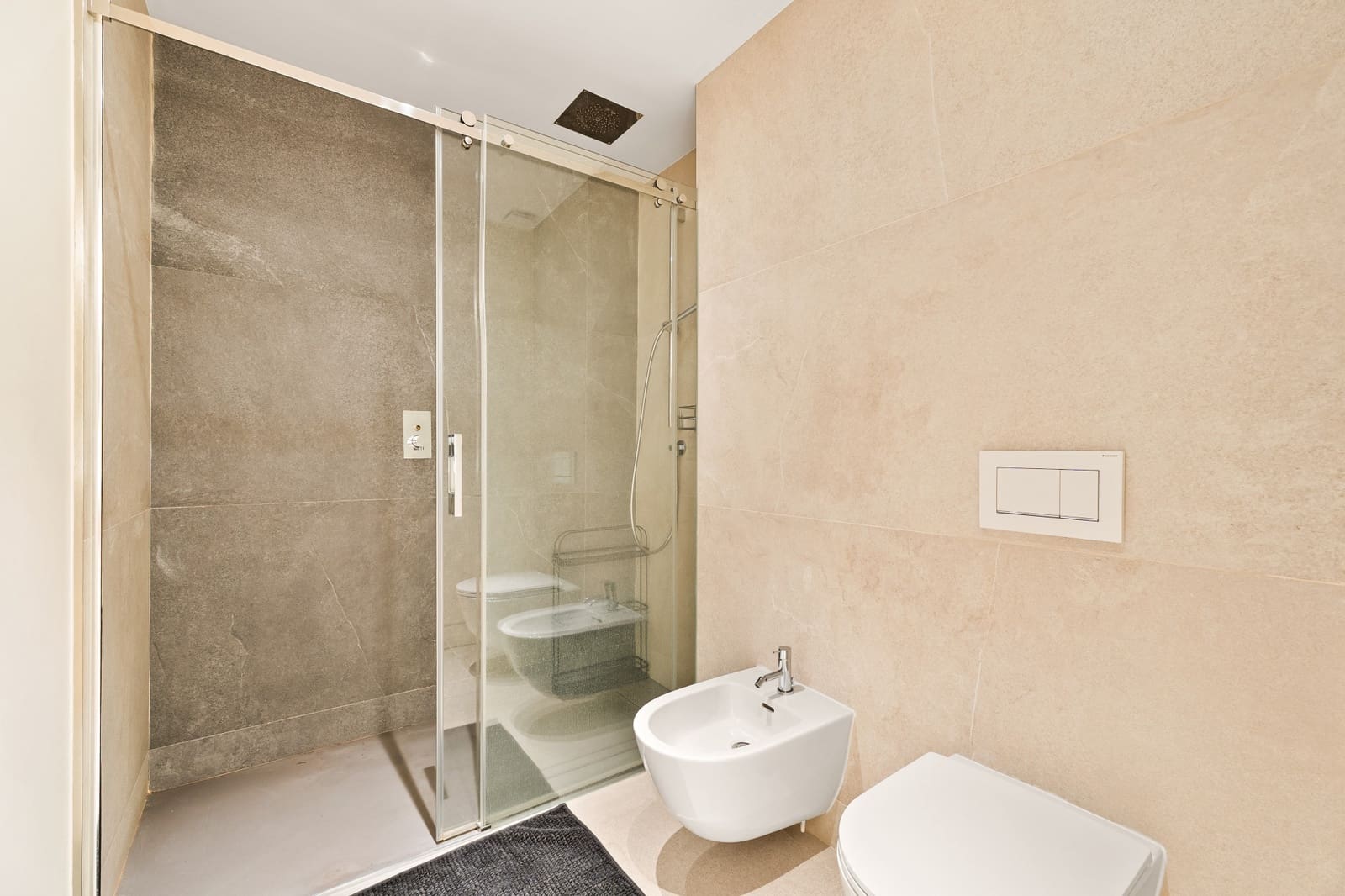 2 bedroom Apartment for rent in Marbella with pool garage - € 6,000 (Ref: 9450888)