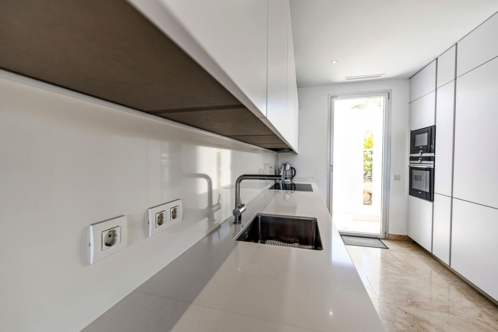 4 Zimmer Haus zu verkaufen in Marbella mit Pool Garage - 1.250.000 € (Ref: 9457836)