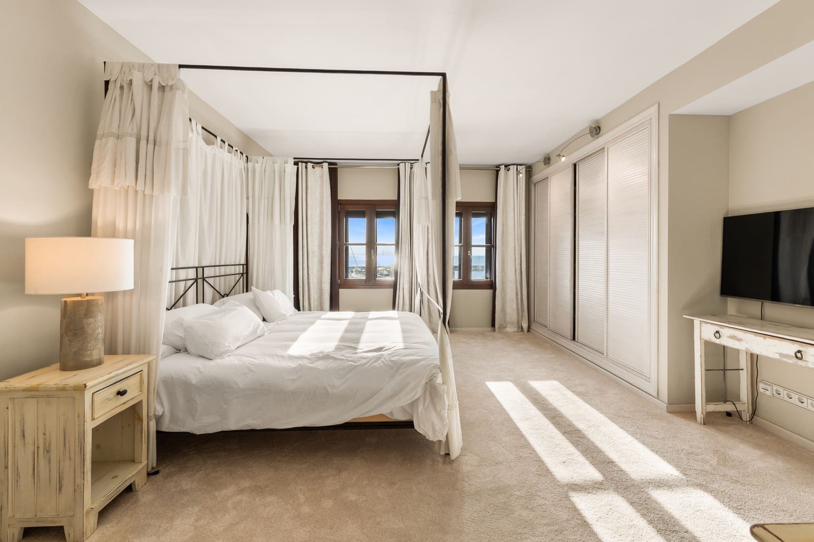 2 sovrum Lägenhet till salu i Puerto Banus med garage - 1 600 000 € (Ref: 9468834)