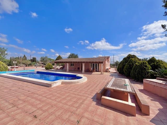 Finca/Casa Rural de 6 habitaciones en Llucmajor en venta con piscina - 785.000 € (Ref: 10111926)