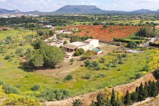 Finca/Casa Rural de 6 habitaciones en Llucmajor en venta con piscina - 785.000 € (Ref: 10111926)