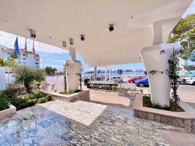 1 quarto Apartamento para arrendar em Palmanova com piscina - 1 800 € (Ref: 10111930)