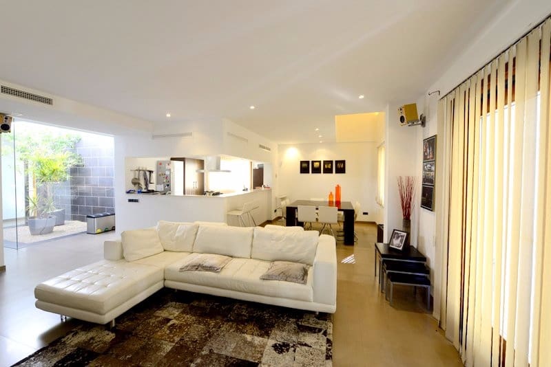 4 quarto Casa em Banda para venda em Las Maravillas com garagem - 1 695 000 € (Ref: 10111931)