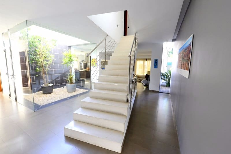 4 quarto Casa em Banda para venda em Las Maravillas com garagem - 1 695 000 € (Ref: 10111931)
