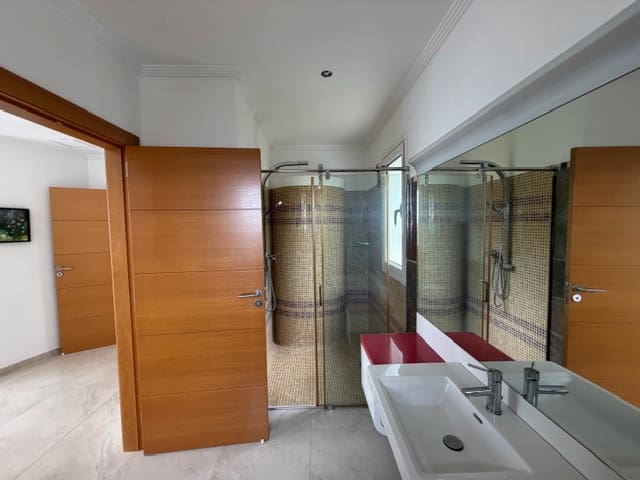 4 bedroom Villa for rent in Santa Ponsa with pool garage - € 15,000 (Ref: 10111932)
