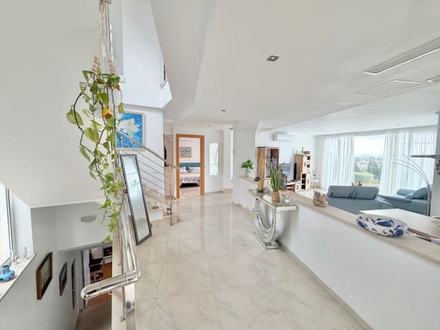 4 bedroom Villa for rent in Santa Ponsa with pool garage - € 15,000 (Ref: 10111932)