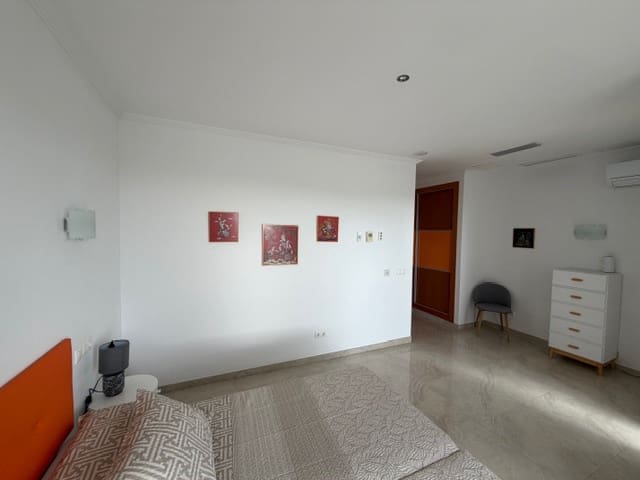 4 bedroom Villa for rent in Santa Ponsa with pool garage - € 15,000 (Ref: 10111932)
