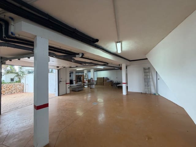 4 bedroom Villa for rent in Santa Ponsa with pool garage - € 15,000 (Ref: 10111932)