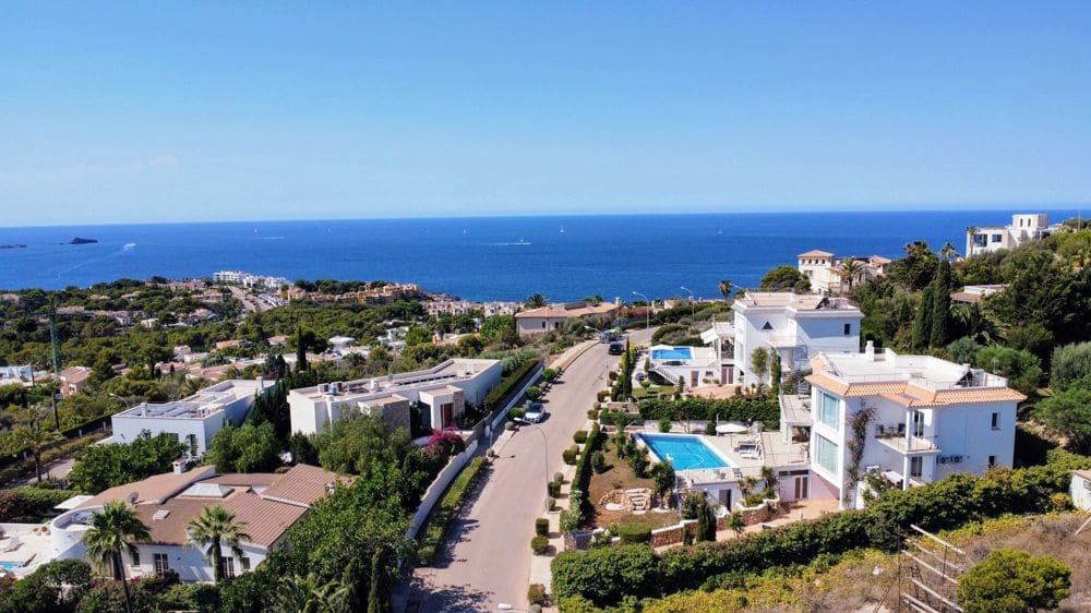 4 bedroom Villa for rent in Santa Ponsa with pool garage - € 15,000 (Ref: 10111932)