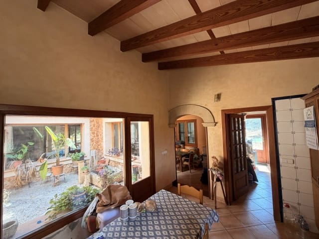 3 slaapkamer Finca/Landhuis te koop in Llucmajor met garage - € 700.000 (Ref: 10111933)