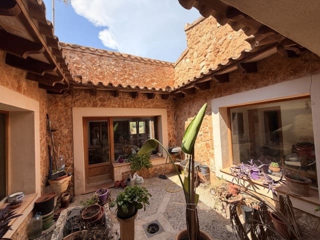 3 slaapkamer Finca/Landhuis te koop in Llucmajor met garage - € 700.000 (Ref: 10111933)