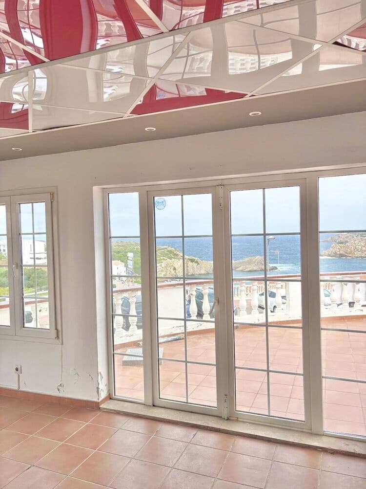 Restaurant/Bar for sale in Arenal d'en Castell - € 450,000 (Ref: 10111935)