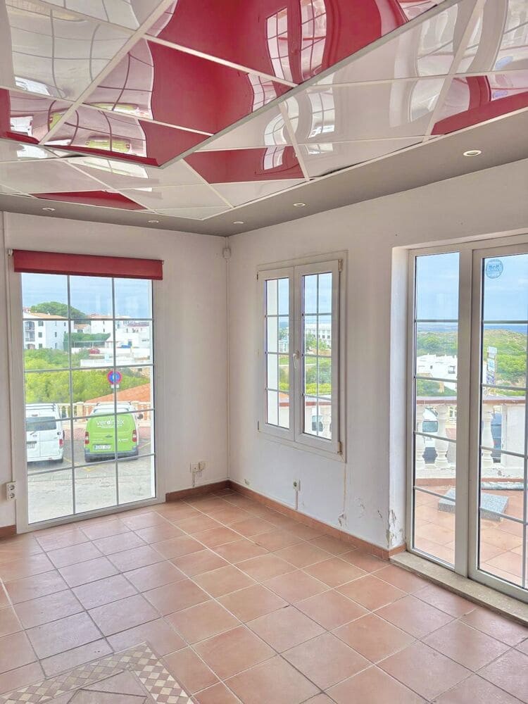 Restaurant/Bar for sale in Arenal d'en Castell - € 450,000 (Ref: 10111935)