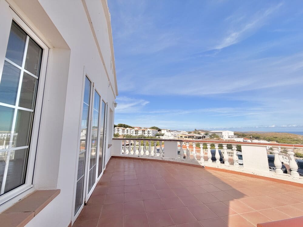Restaurant/Bar for sale in Arenal d'en Castell - € 450,000 (Ref: 10111935)