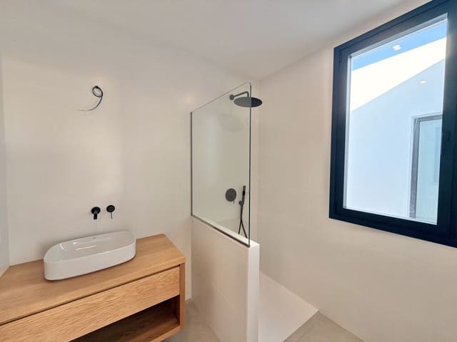 4 soverom Villa til salgs i Ciutadella de Menorca med svømmebasseng garasje - € 1 280 000 (Ref: 10111939)