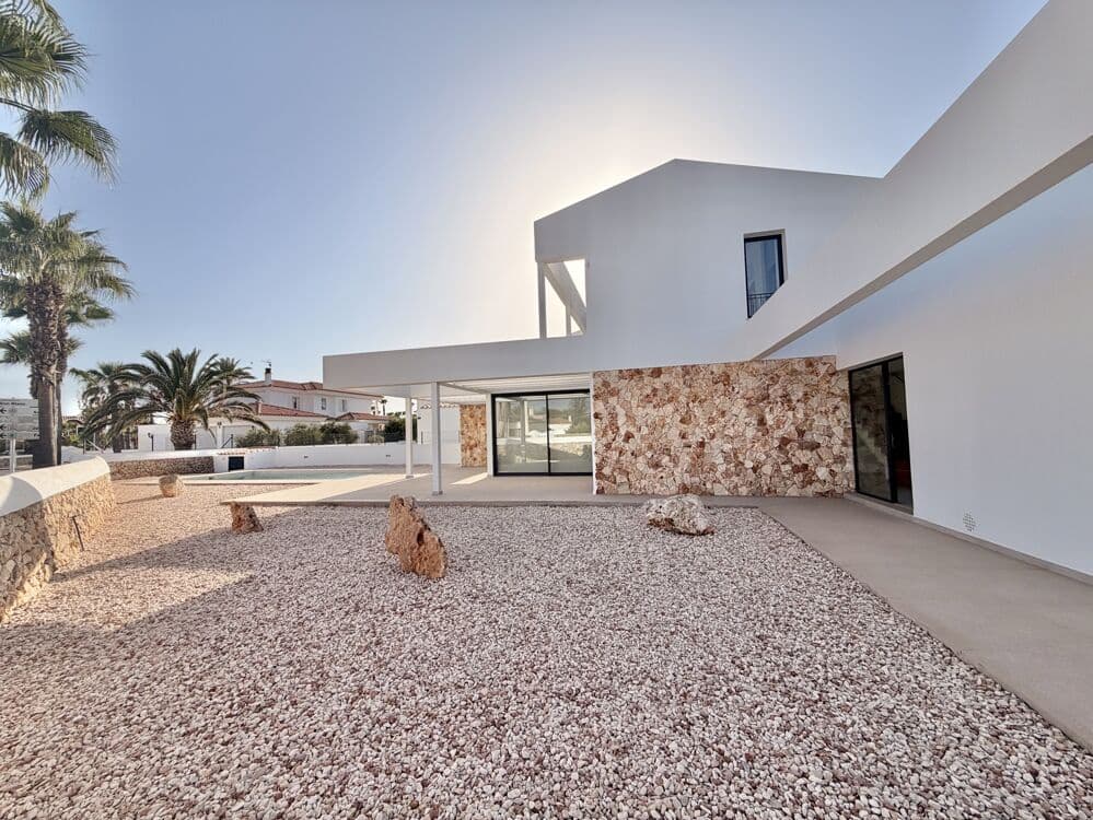 4 soverom Villa til salgs i Ciutadella de Menorca med svømmebasseng garasje - € 1 280 000 (Ref: 10111939)