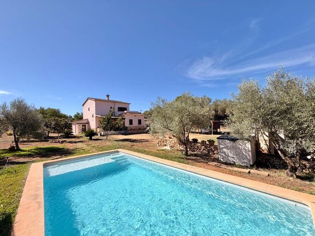 4 sovrum Finca/Hus på landet till salu i Algaida med pool - 3 200 000 € (Ref: 10111948)