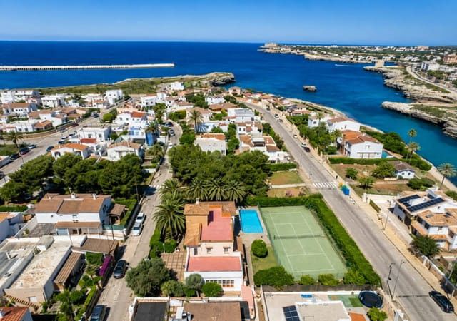 4 sovrum Hus till salu i Ciutadella de Menorca med pool - 1 785 000 € (Ref: 10112166)