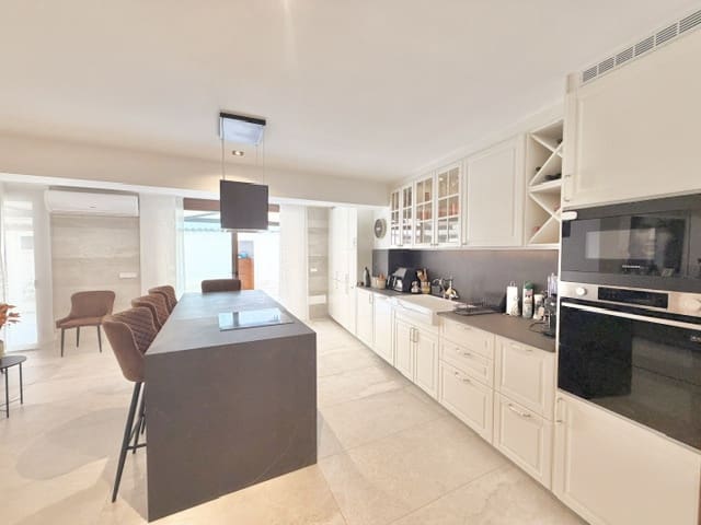 3 bedroom Flat for rent in Palma de Mallorca - € 1,750 (Ref: 10112167)