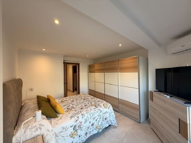 3 bedroom Flat for rent in Palma de Mallorca - € 1,750 (Ref: 10112167)