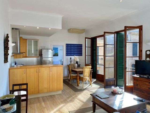 1 makuuhuone Asunto vuokrattavana paikassa Cort, Palma de Mallorca - 1 300 € (Ref: 10112169)