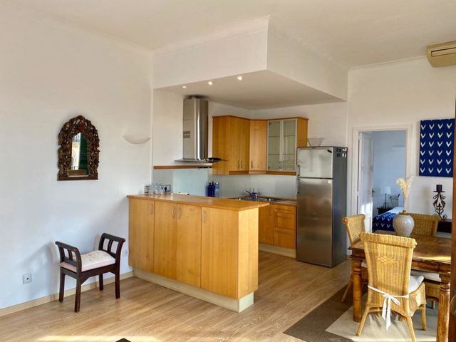 1 makuuhuone Asunto vuokrattavana paikassa Cort, Palma de Mallorca - 1 300 € (Ref: 10112169)