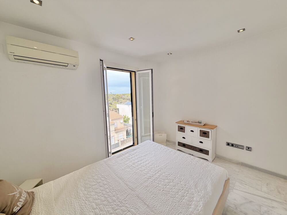 2 Zimmer Penthouse zu vermieten in Cala Pi mit Pool - 2.900 € (Ref: 10140196)