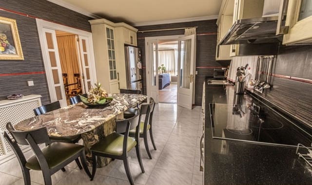 Chalet de 4 habitaciones en Marratxí en venta con piscina garaje - 1.250.000 € (Ref: 10154479)
