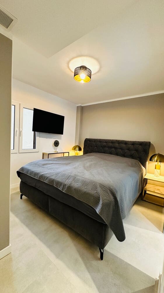 3 bedroom Flat for sale in Palma de Mallorca with garage - € 979,000 (Ref: 10167460)