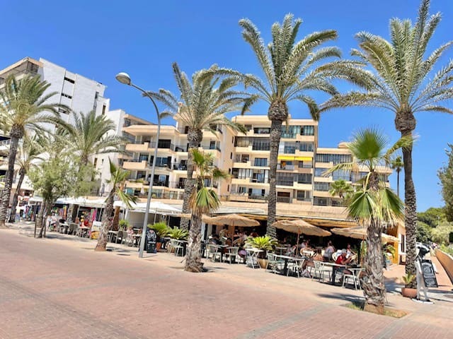 3 bedroom Flat for sale in Palma de Mallorca with garage - € 979,000 (Ref: 10167460)