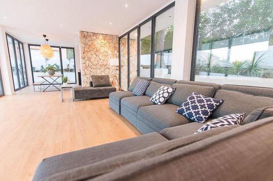 6 sypialnia Willa do wynajęcia w Santa Ponsa z basenem - 10 000 € (Ref: 10170276)