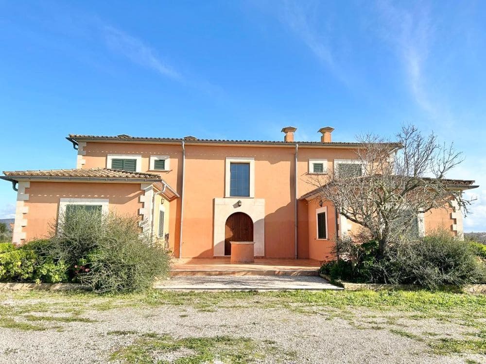 5 bedroom Finca/Country House for rent in Santanyi with pool - € 5,000 (Ref: 10170277)