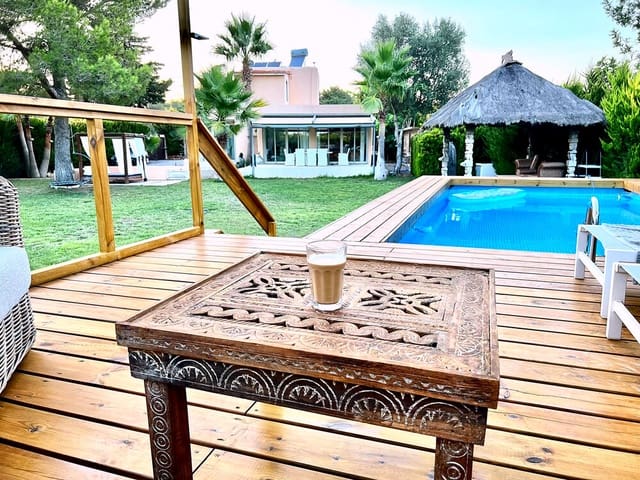 3 soverom Hus til salgs i Santa Eulalia / Santa Eularia med svømmebasseng garasje - € 1 490 000 (Ref: 10174232)