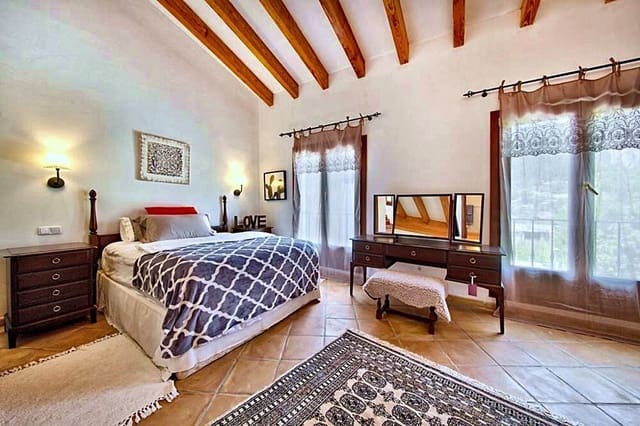 3 bedroom Townhouse for rent in Andratx with pool garage - € 2,900 (Ref: 10179414)