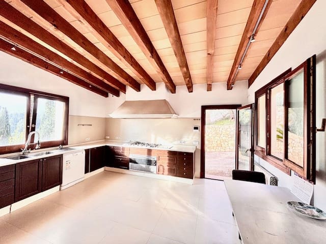 7 bedroom Villa for rent in Esporles with pool - € 15,000 (Ref: 8866614)