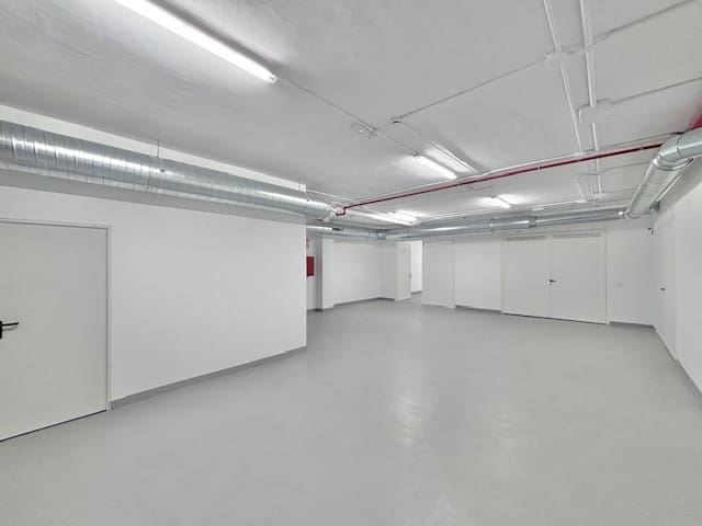 Commercial for rent in Palma de Mallorca - € 1,808 (Ref: 8936090)