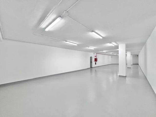 Commercial for rent in Palma de Mallorca - € 1,808 (Ref: 8936090)