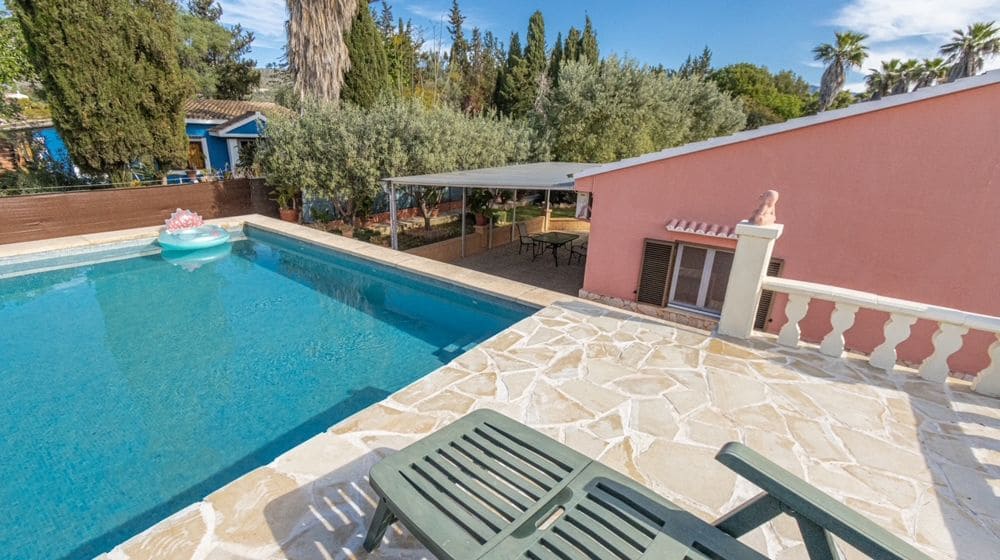 2 chambre Finca/Maison de Campagne à vendre à Son Sardina avec piscine - 895 000 € (Ref: 8942151)