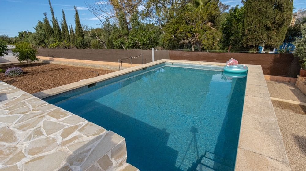 2 chambre Finca/Maison de Campagne à vendre à Son Sardina avec piscine - 895 000 € (Ref: 8942151)