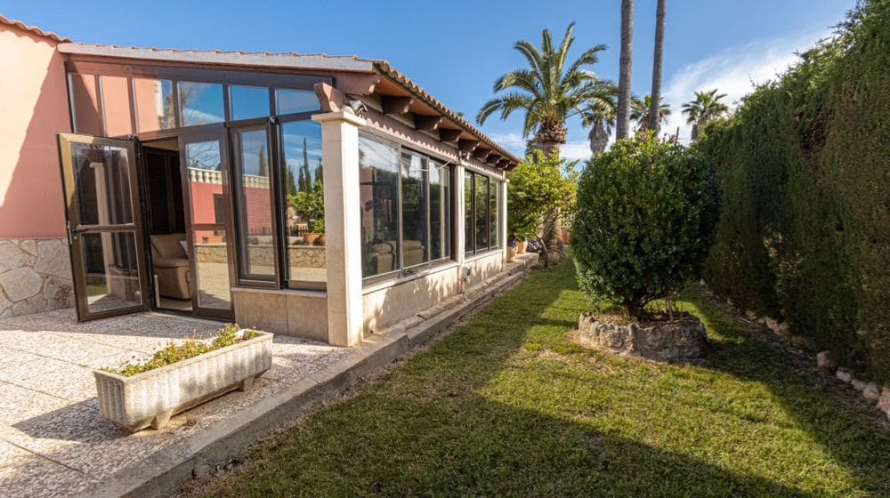 2 chambre Finca/Maison de Campagne à vendre à Son Sardina avec piscine - 895 000 € (Ref: 8942151)