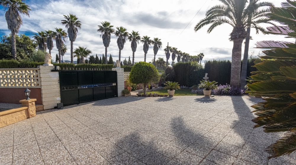 2 chambre Finca/Maison de Campagne à vendre à Son Sardina avec piscine - 895 000 € (Ref: 8942151)