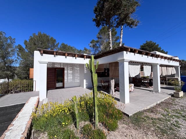 3 soveværelse Byhus til salg i Sant Antoni de Portmany - € 1.795.000 (Ref: 9591673)