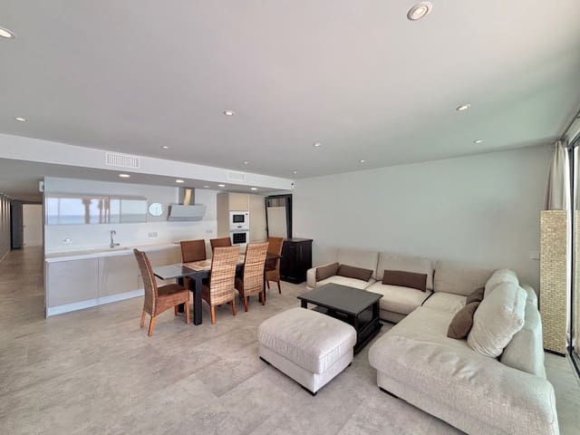 Piso de 3 habitaciones en Las Maravillas en venta - 1.285.000 € (Ref: 9591681)