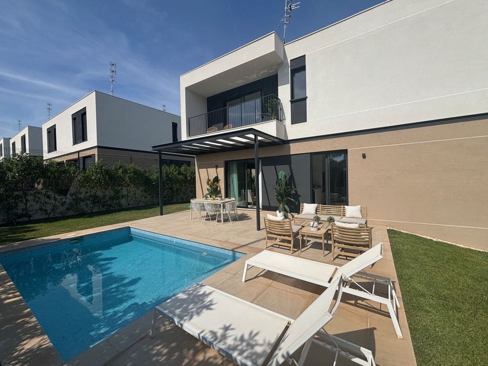 4 chambre Maison de Ville à vendre à Puig de Ros avec piscine - 850 000 € (Ref: 9591685)