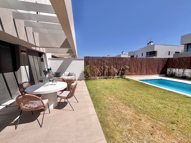 4 soverom Hus til salgs i Puig de Ros med svømmebasseng - € 980 000 (Ref: 9591686)