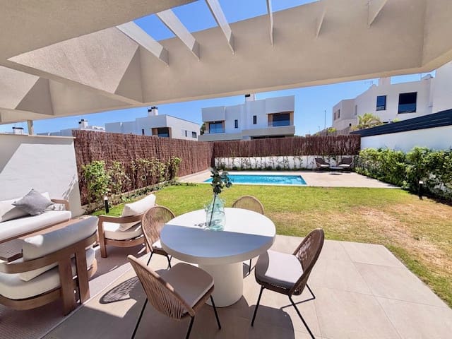 4 soverom Hus til salgs i Puig de Ros med svømmebasseng - € 980 000 (Ref: 9591686)